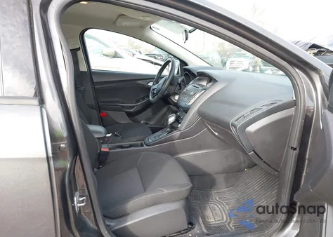 2015 Ford Focus Se z USA, uszkodzony, nr VIN 1FADP3F2XFL239219